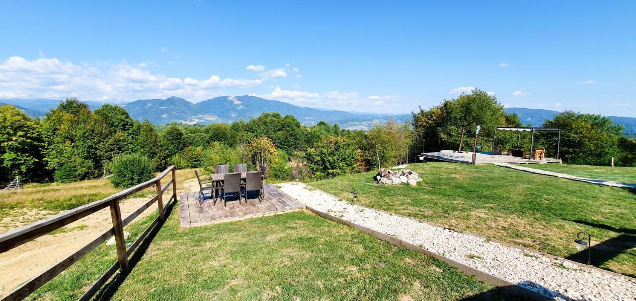 La Cabana, Corbeni Luaran gambar