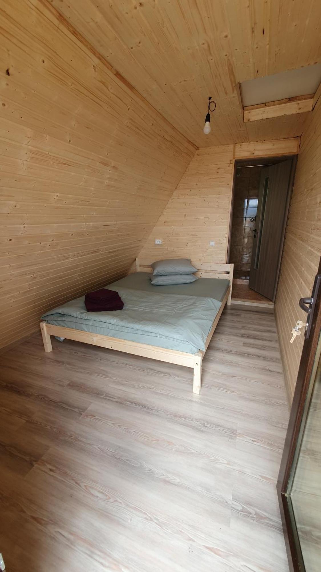 La Cabana, Corbeni Bilik gambar